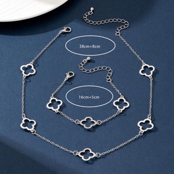 Silver 2pc Clover Necklace & Bracelet Set - Picture 2 of 2